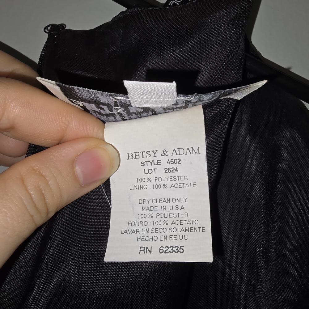Betsy & Adam Elegant Black Formal Dress - Picture 7 of 8